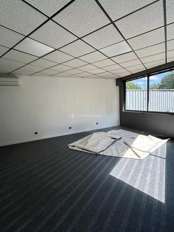 Bureau - 100 m² - 5 pièces