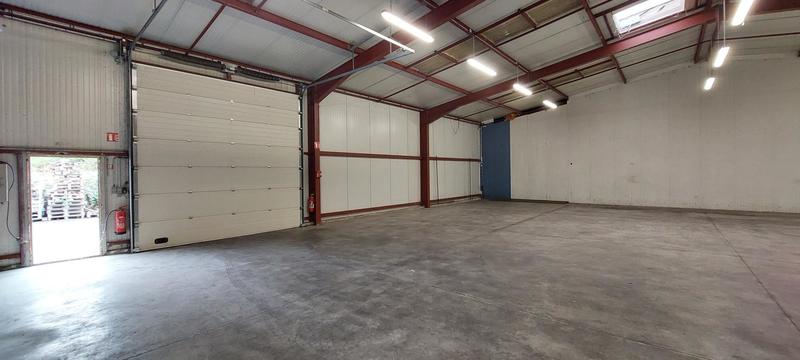 Local commercial - 400 m² - 1 pièce