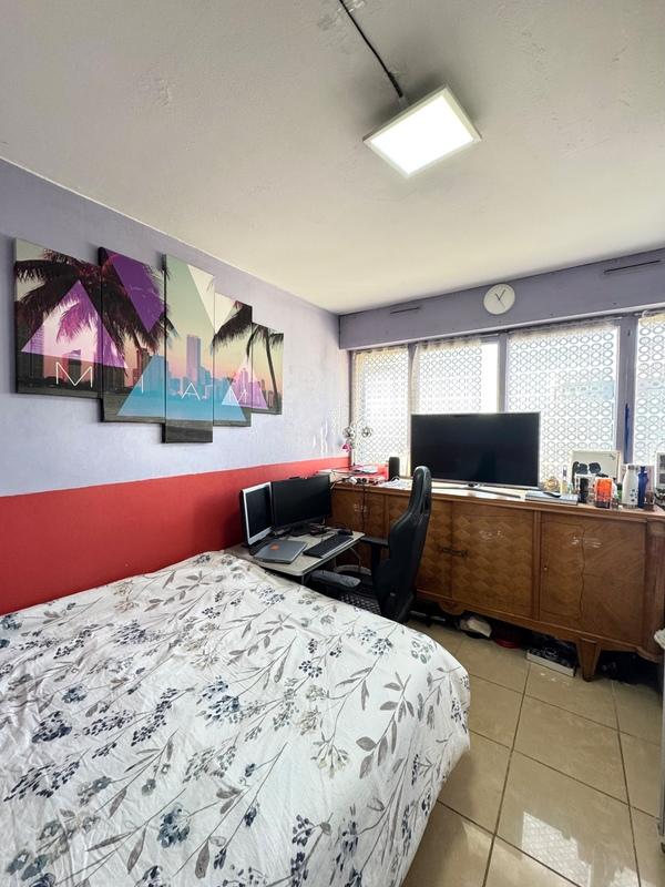 Appartement - 108 m² - 6 pièces