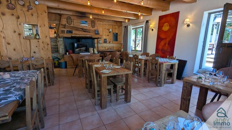 Local commercial - 384 m²