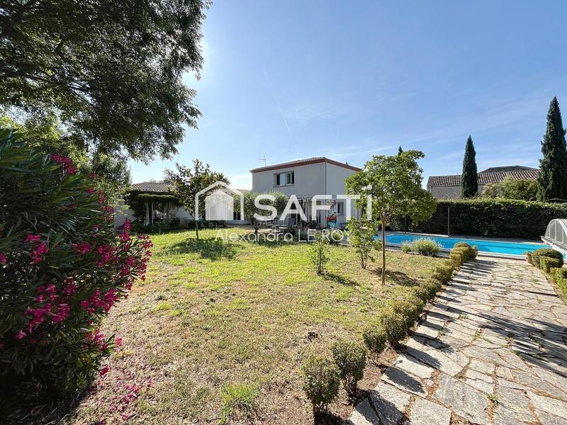 Maison - 209 m² - 6 pièces