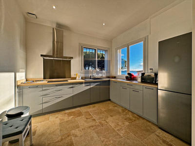 Maison - 167 m² - 7 pièces