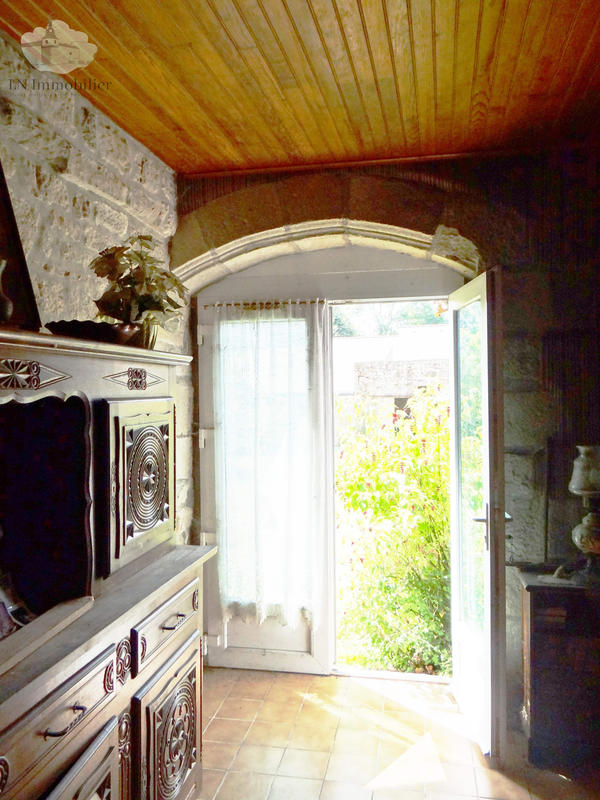 Propriété - 250 m² - 8 pièces