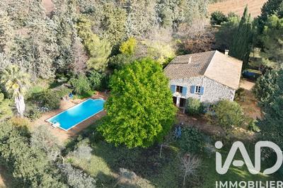 Maison - 290 m² - 9 pièces