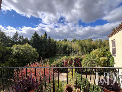 Maison - 390 m² - 10 pièces