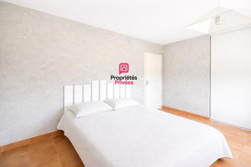 Maison - 221 m² - 8 pièces