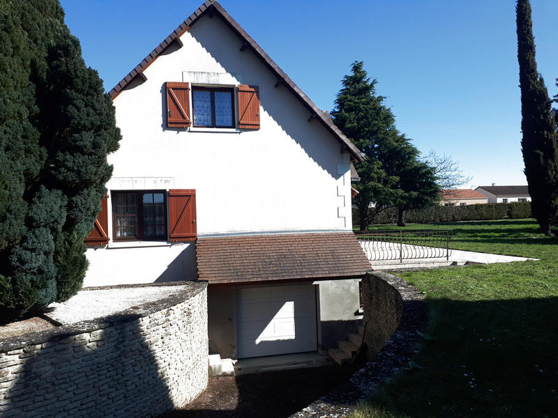 Maison - 247 m² - 7 pièces