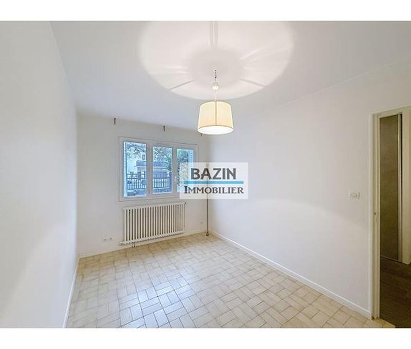 Maison traditionnelle - 93 m² - 4 pièces