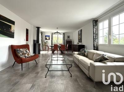 Maison - 170 m² - 9 pièces