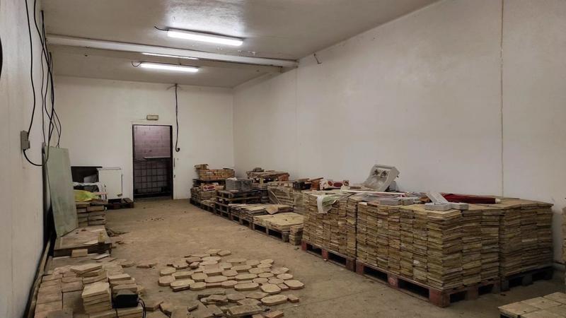 Local d'activité / Entrepôt - 4 076 m² - 10 pièces