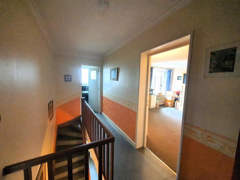 Maison - 230 m² - 11 pièces