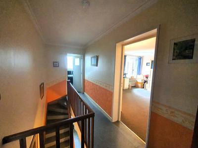 Maison - 230 m² - 11 pièces