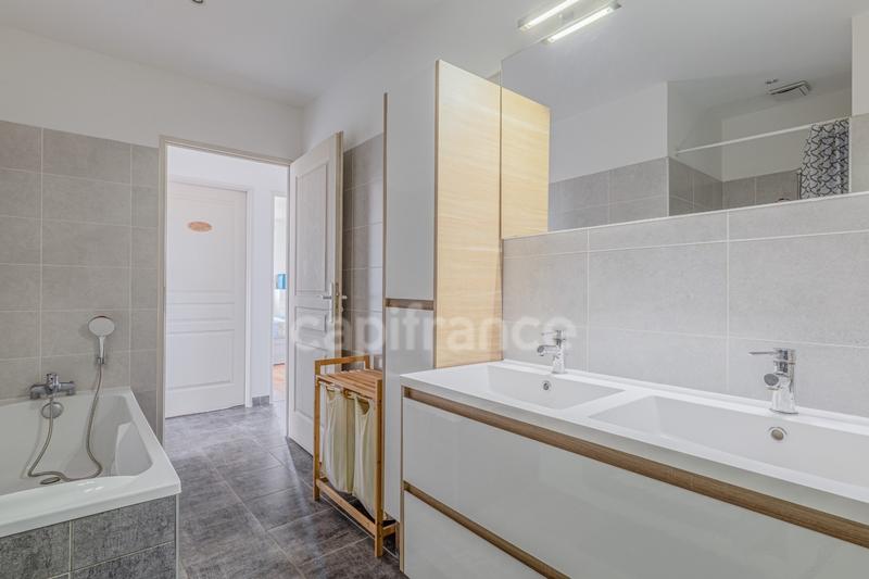 Appartement - 85 m² - 4 pièces