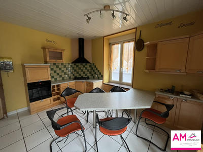 Maison - 300 m² - 9 pièces