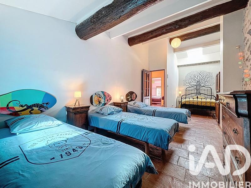 Maison - 225 m² - 9 pièces