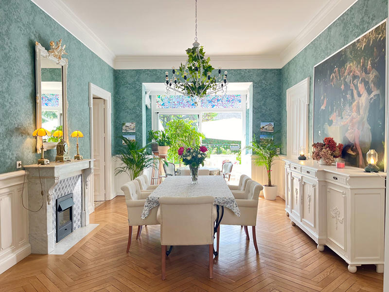 Maison - 377 m² - 10 pièces