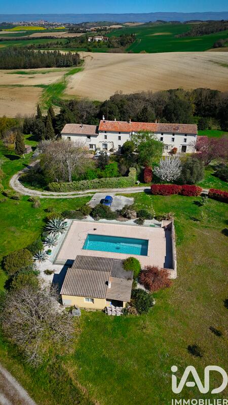 Maison - 575 m² - 20 pièces