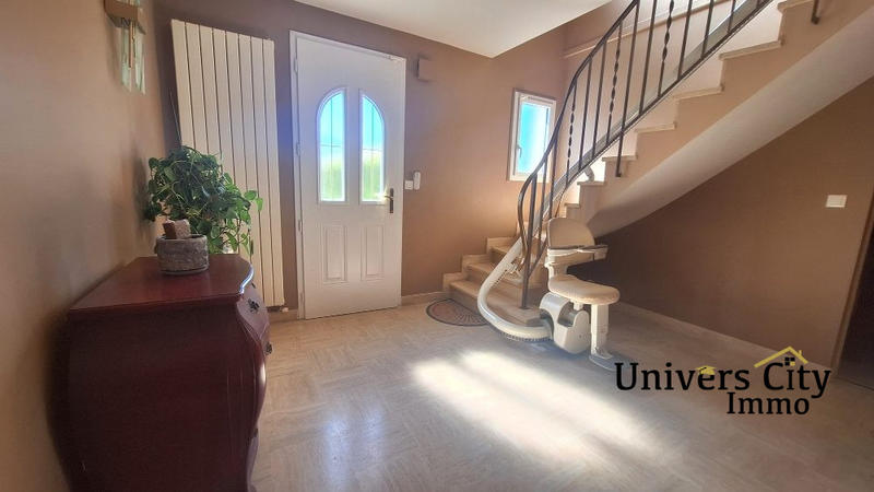 Maison - 99 m² - 5 pièces