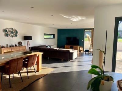 Maison - 174 m² - 7 pièces