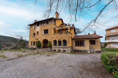 Maison - 421 m² - 14 pièces