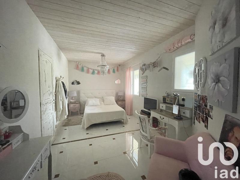 Maison - 240 m² - 5 pièces