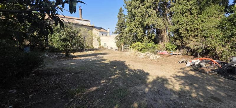 Terrain constructible - 710 m²