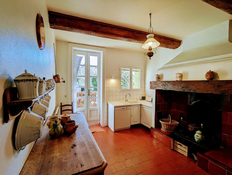 Maison - 250 m² - 8 pièces