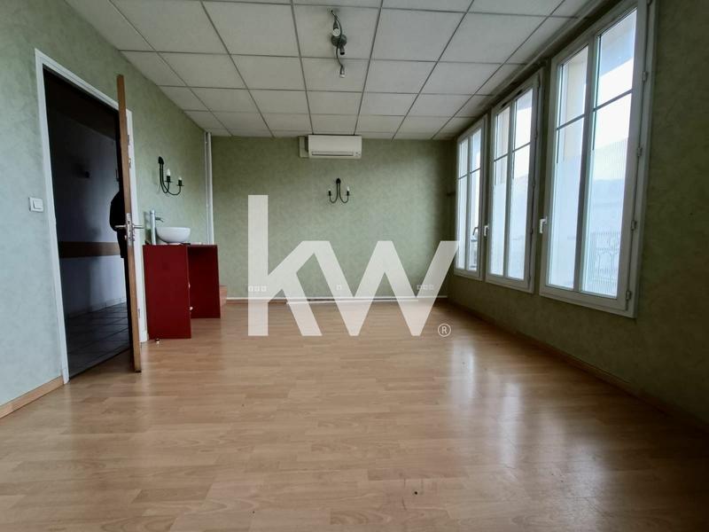 Magasins - 308 m² - 16 pièces