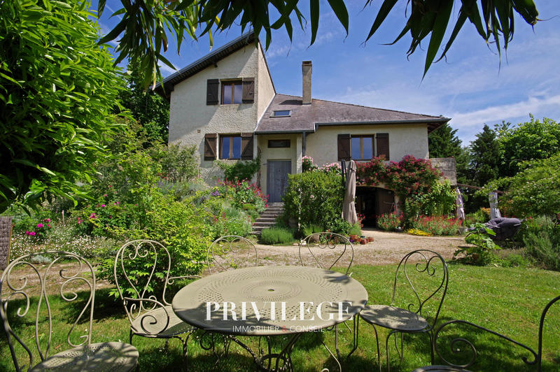 Maison - 161 m² - 7 pièces