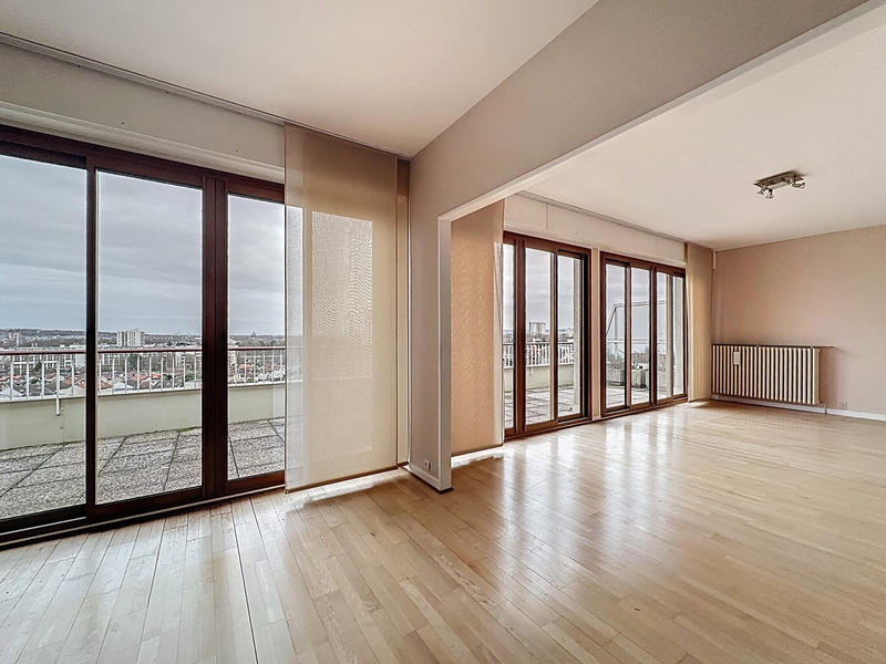 Appartement - 168 m² - 6 pièces