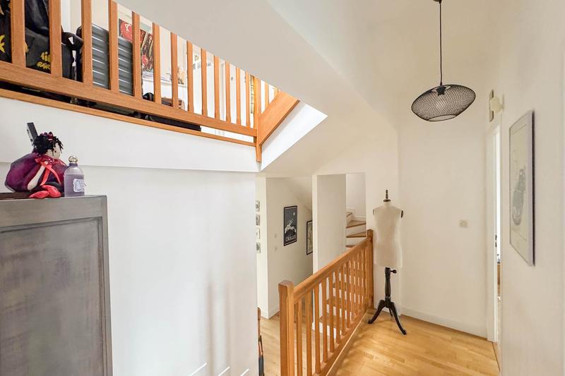 Maison - 226 m² - 8 pièces