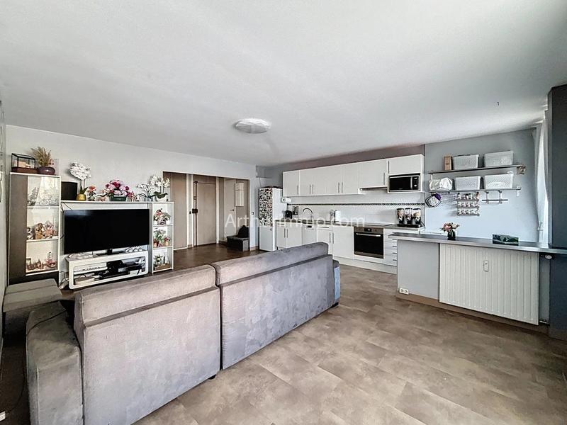 Appartement - 97 m² - 6 pièces