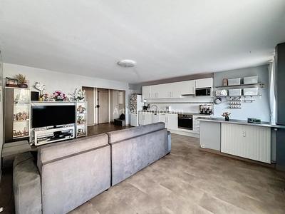 Appartement - 97 m² - 6 pièces