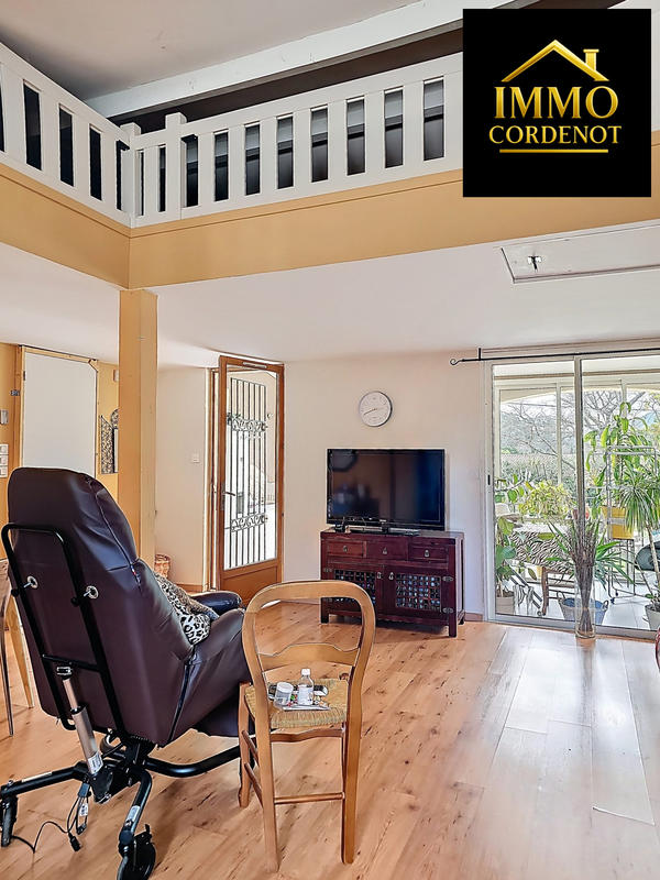 Villa - 250 m² - 6 pièces