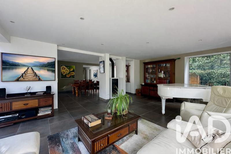 Maison - 272 m² - 9 pièces