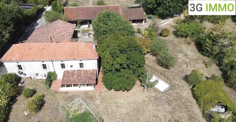 Propriété - 200 m² - 6 pièces