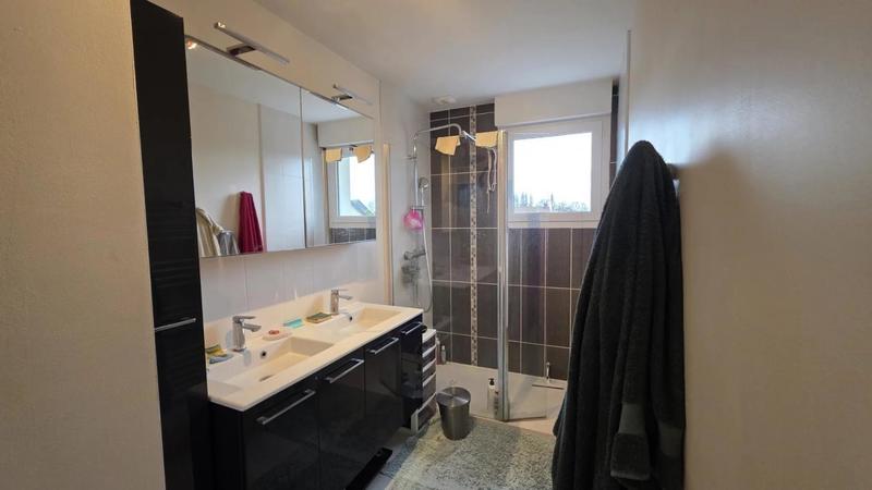 Pavillon - 123 m² - 7 pièces