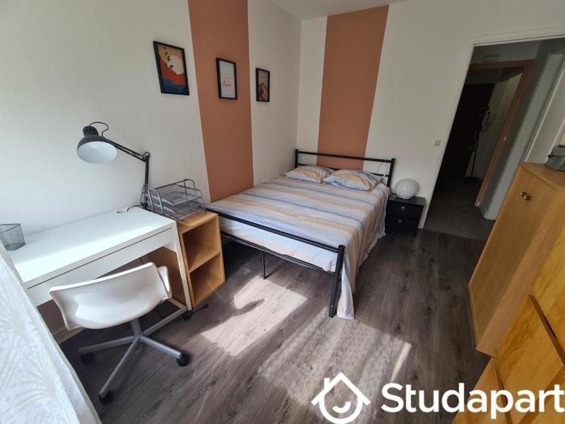 Chambre - 14 m² - 1 pièce