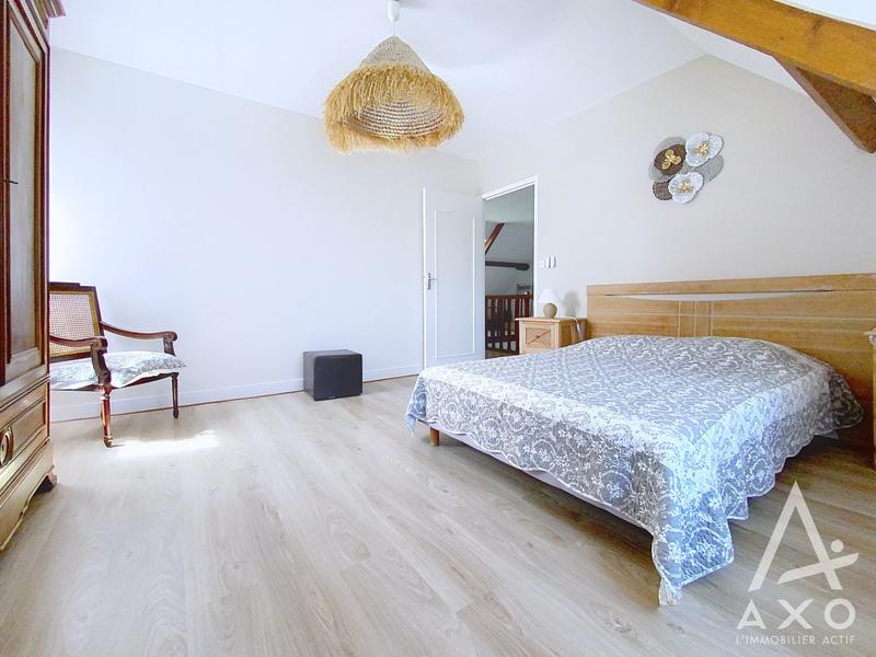 Maison - 204 m² - 8 pièces