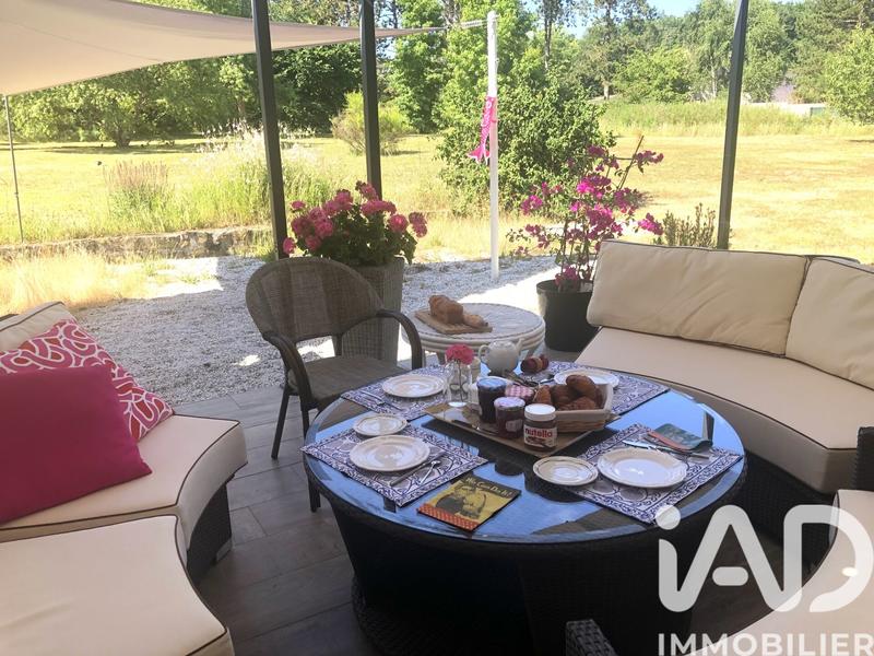 Maison - 236 m² - 7 pièces