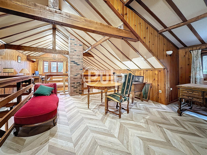 Maison - 248 m² - 13 pièces