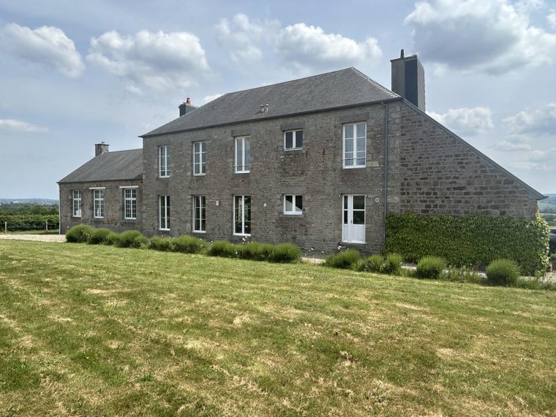 Maison ancienne - 285 m² - 8 pièces