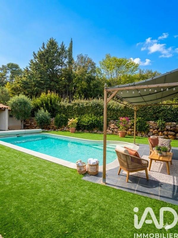 Maison - 93 m² - 5 pièces