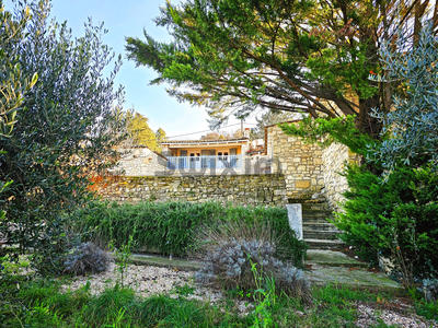 Mas - 233 m² - 8 pièces