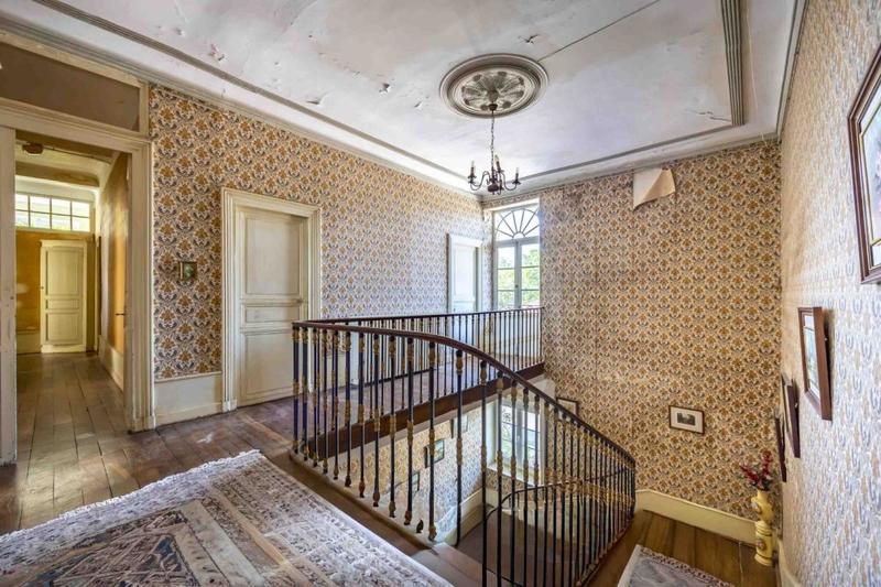 Maison - 545 m² - 12 pièces