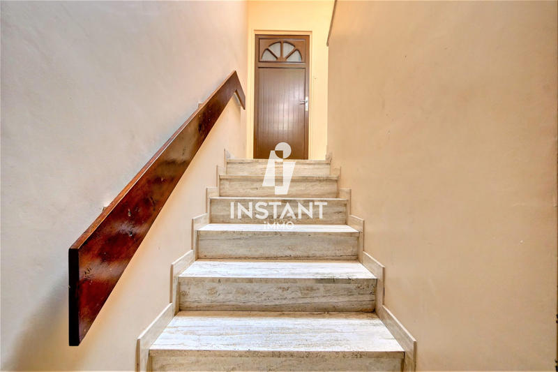 Immeuble - 240 m² - 2 pièces