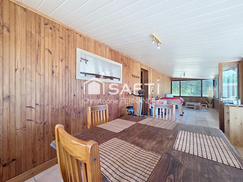 Maison - 268 m² - 9 pièces