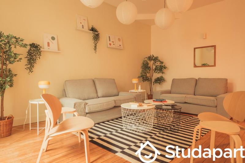 Chambre - 9 m² - 1 pièce