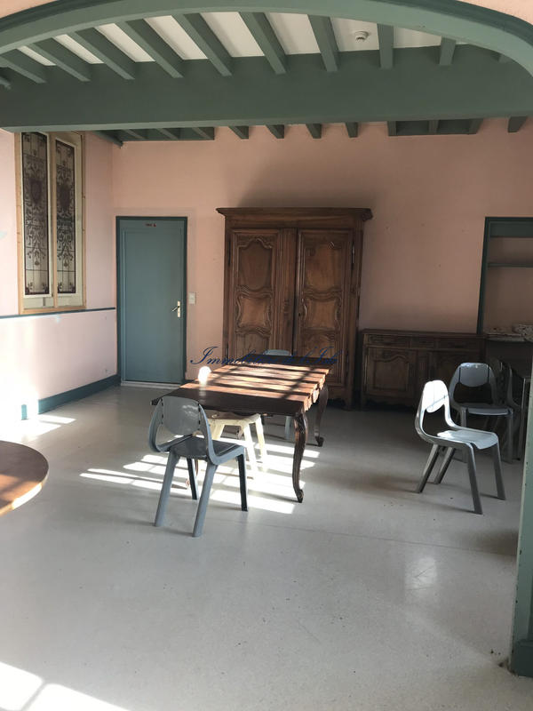 Maison - 550 m² - 21 pièces