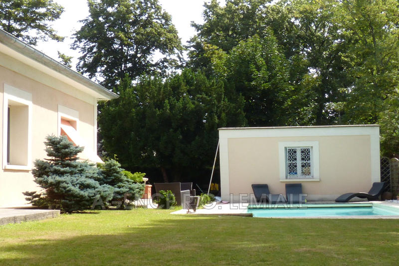 Maison - 166 m² - 8 pièces